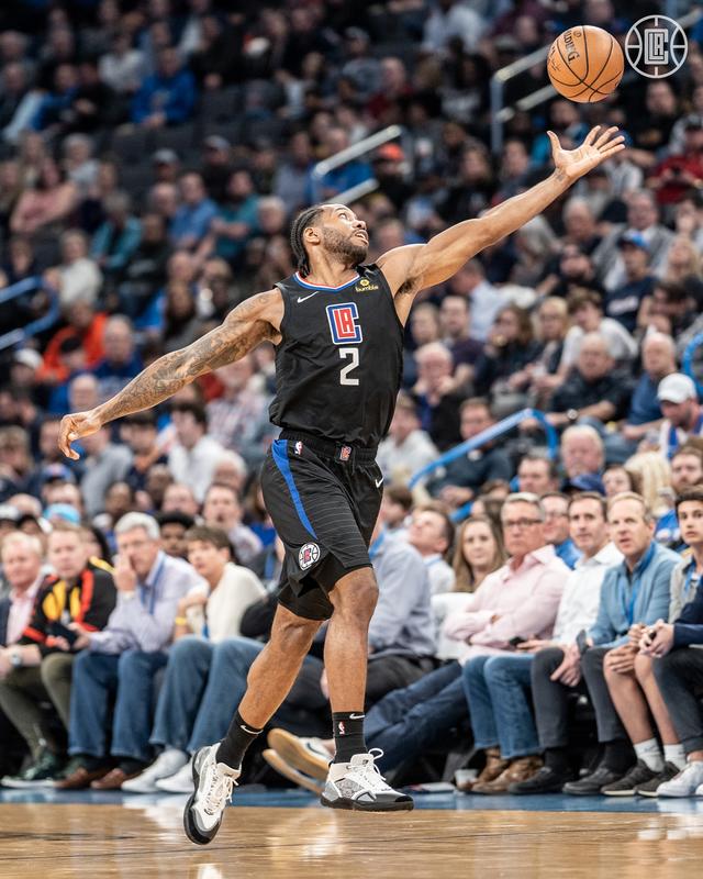  亚历山大全面发挥，雷霆轻取活塞喜迎四连胜佳绩